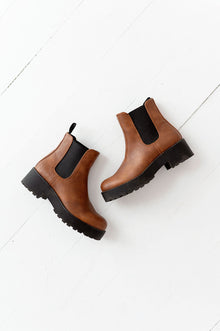  Maps Chunky Chelsea Boot in Cognac