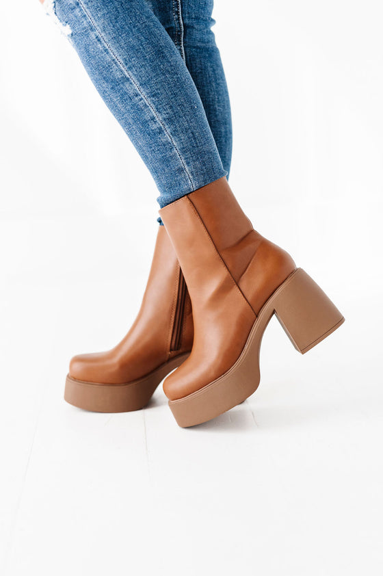 Groovy Babe Boot in Cognac