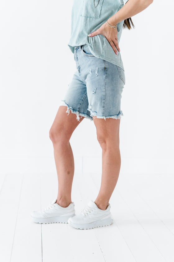 Crew Shorts in Light Wash