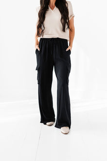  Carrie Cargo Wide Leg Pants - Size Small Left