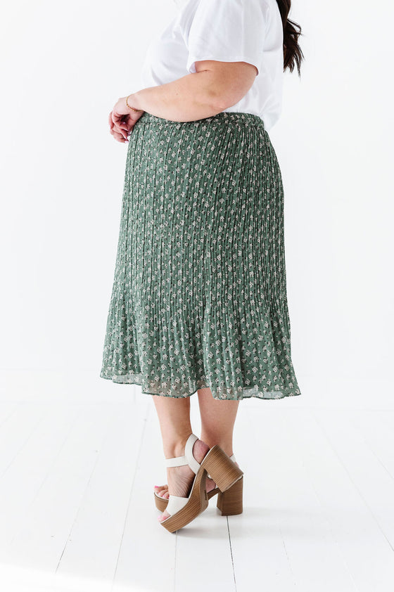 Paislee Floral Skirt - Size Small & 4X Left Left