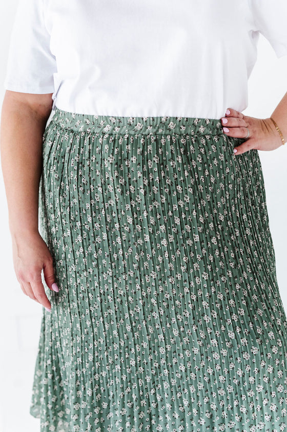 Paislee Floral Skirt - Size Small & 4X Left Left