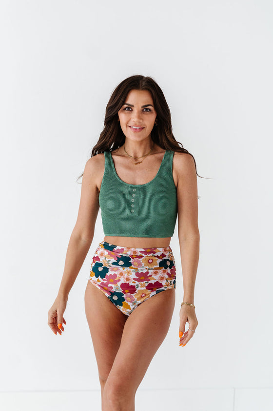 Surfer Crop in Olive